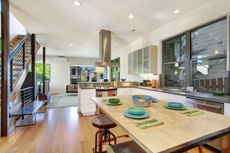 216 26th Ave E in Seattle, WA - Building Photo - Building Photo