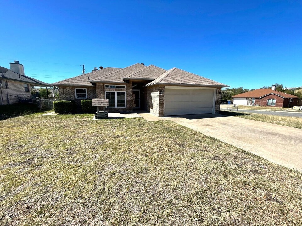 102 Patterson St in Copperas Cove, TX - Building Photo