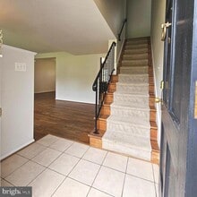 8533 Pepperdine Dr in Vienna, VA - Building Photo - Building Photo