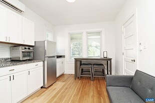 2309 Fontaine Ave Ext in Charlottesville, VA - Building Photo