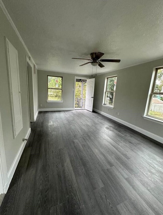 property at 702 Rosedale St