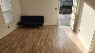 832 W Eagle St in Fayetteville, AR - Building Photo - Building Photo