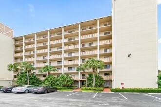 14475 Strathmore Ln in Delray Beach, FL - Building Photo - Building Photo