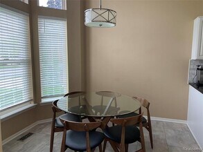 3141 Bridlewood Dr in Rochester Hills, MI - Building Photo - Building Photo