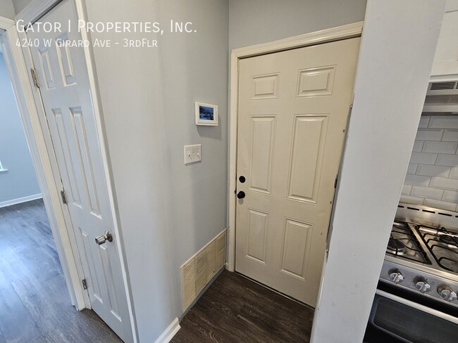 4240 W Girard Ave in Philadelphia, PA - Building Photo - Building Photo