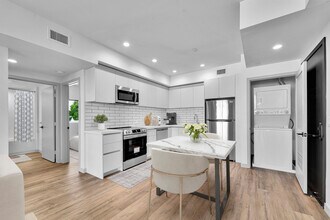 1240 Magnolia Ave in Los Angeles, CA - Building Photo - Building Photo