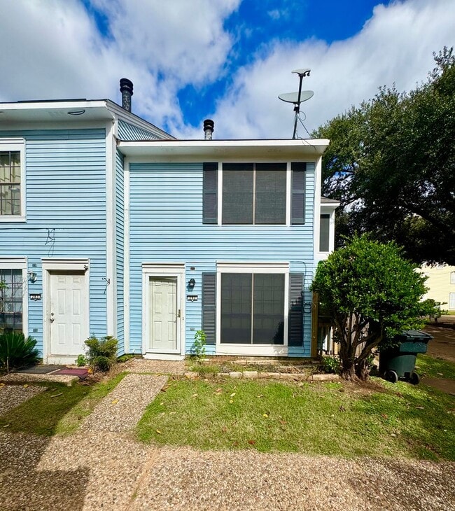 property at 282 Settlers Park Dr