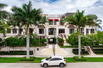 745 12th Ave in Naples, FL - Building Photo - Building Photo