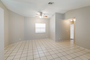 7507 NW 3rd Ct in Plantation, FL - Building Photo - Building Photo