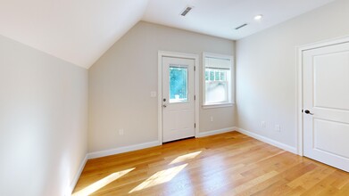 60 Gordon St, Unit 3 in Boston, MA - Building Photo - Building Photo