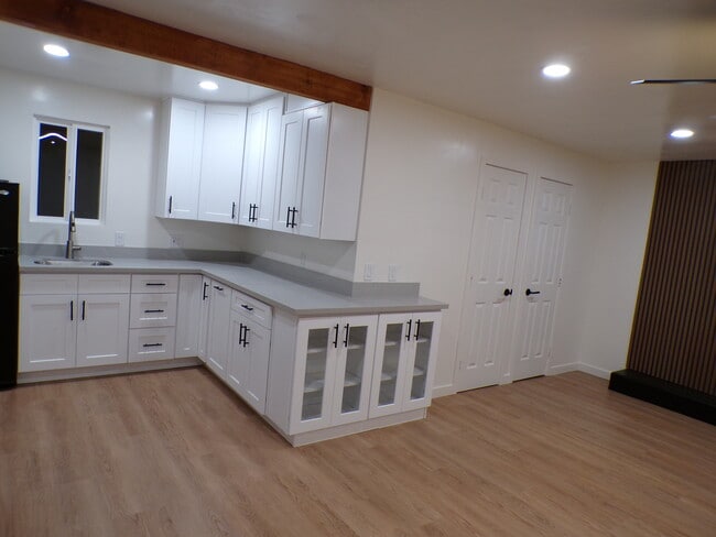 property at 739 Twin Oaks Ave