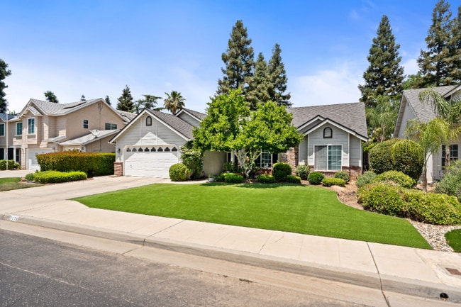 property at 2173 Spruce Ave