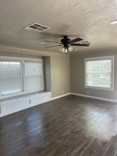 220 F St in Lemoore, CA - Foto de edificio - Building Photo