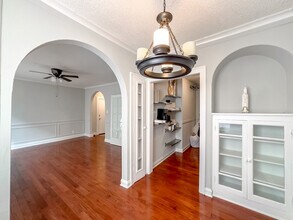 447 W Surf St in Chicago, IL - Building Photo - Building Photo