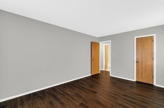 609 Hanover Ct in Schaumburg, IL - Building Photo - Building Photo