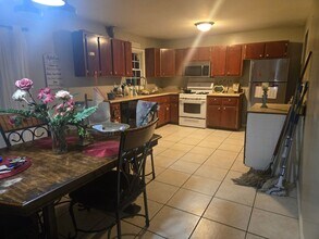 2310 Shancey Ln in College Park, GA - Building Photo - Building Photo