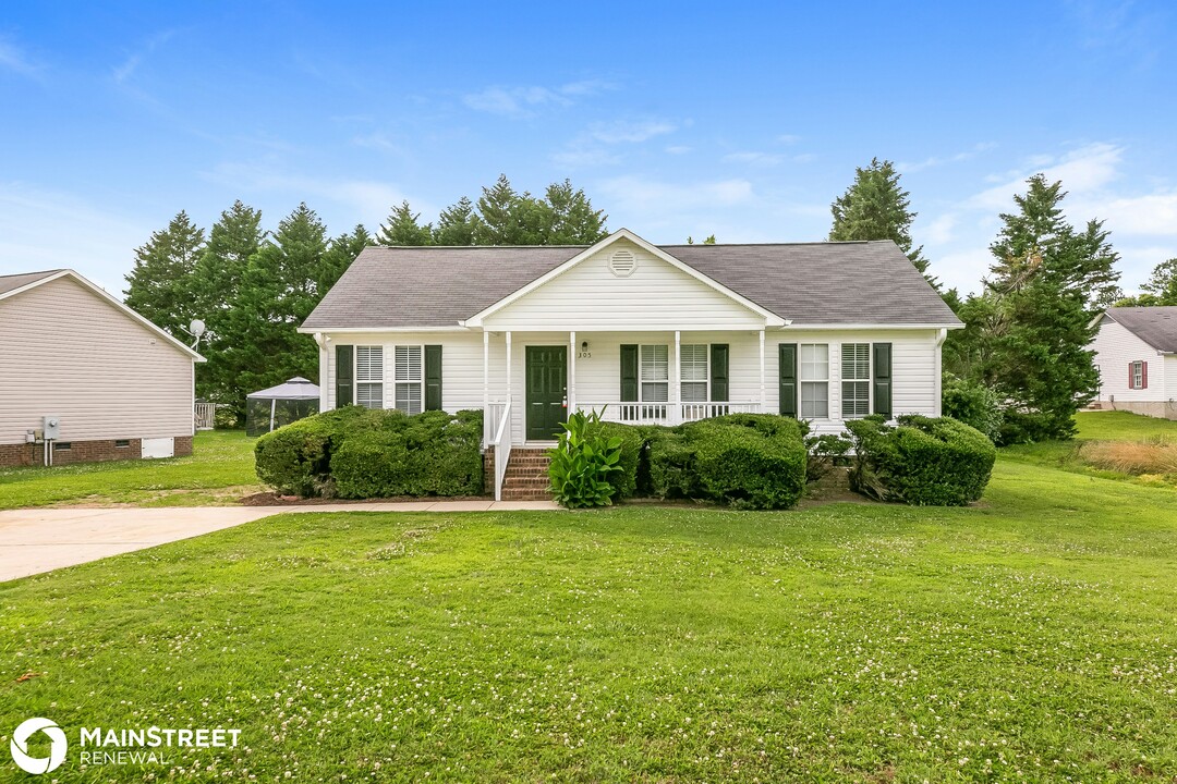 305 Harmonica Dr in Zebulon, NC - Building Photo