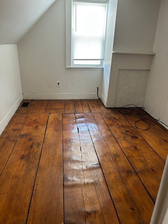 1 Dennis St, Unit 2 in Peabody, MA - Building Photo - Building Photo