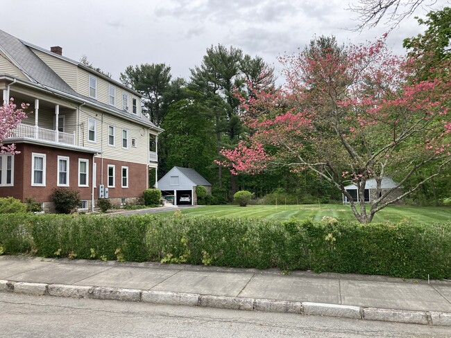 48 Seaver St, Unit #3 in North Easton, MA - Building Photo - Building Photo