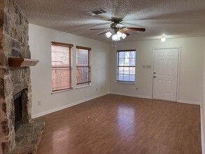 1421 Garden Path Dr in Round Rock, TX - Building Photo - Building Photo