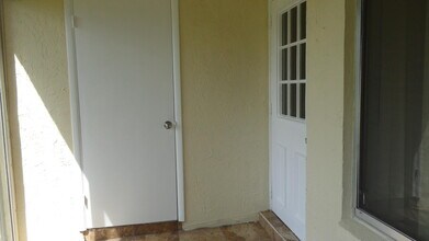 5883 La Paseos Dr in Greenacres, FL - Building Photo - Building Photo