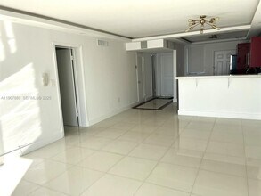 18601 NE 14th Ave in North Miami Beach, FL - Building Photo - Building Photo