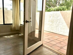 4800 Sawyer Ave, Unit Beachwalk in Carpinteria, CA - Building Photo - Building Photo