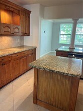 6805 NW 75th St in Tamarac, FL - Building Photo - Building Photo