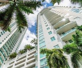 31 SE 5th St, Unit 1911 in Miami, FL - Foto de edificio - Building Photo