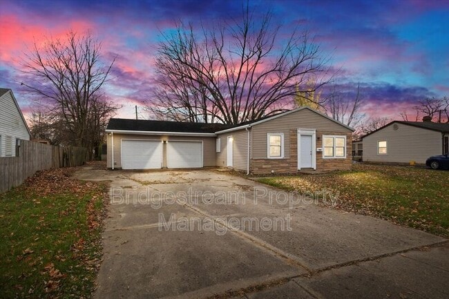 property at 1833 Drake Dr