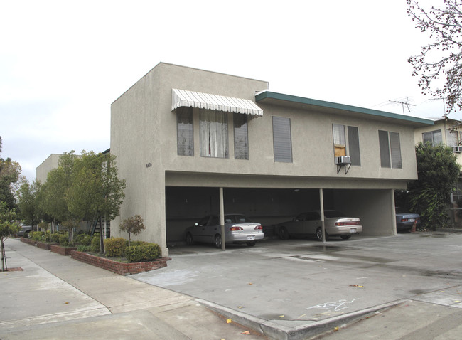 11627 Kittridge St in North Hollywood, CA - Foto de edificio - Building Photo