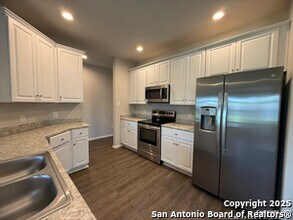 230 Mossberg Wy in New Braunfels, TX - Building Photo - Building Photo