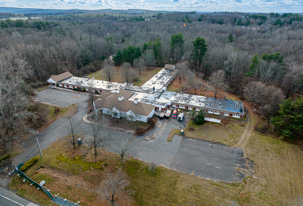 612 Hazard Ave in Enfield, CT - Building Photo