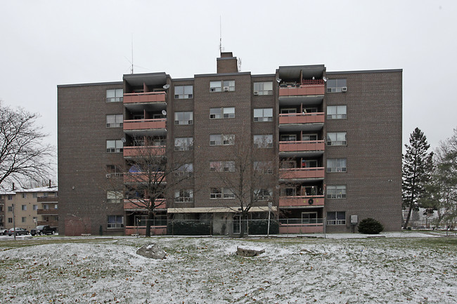 1145 Forestwood Dr in Mississauga, ON - Building Photo - Building Photo