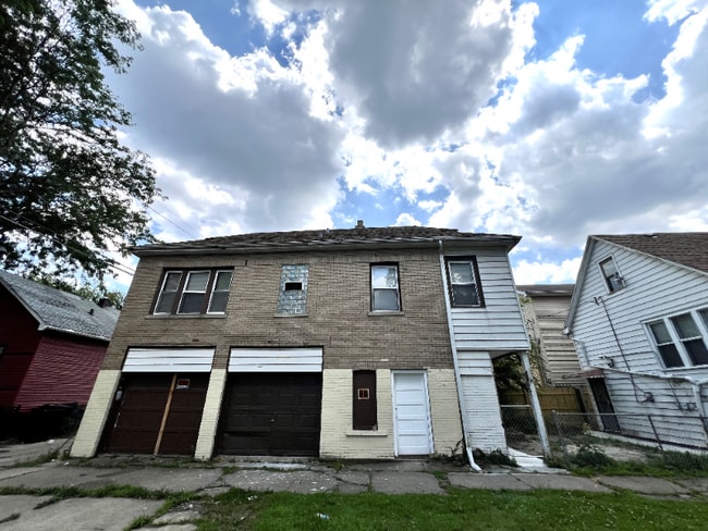 property at 8601 S Kingston Ave