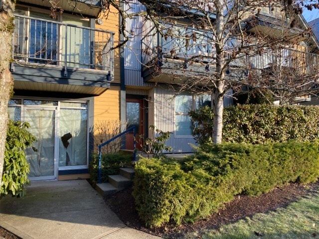 1406-1406 Jingle Pot Rd in Nanaimo, BC - Building Photo - Building Photo