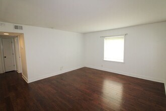 4911 Park Rd in Charlotte, NC - Building Photo - Building Photo