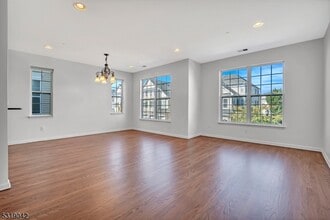 16 Patriots Path in South Bound Brook, NJ - Building Photo - Building Photo