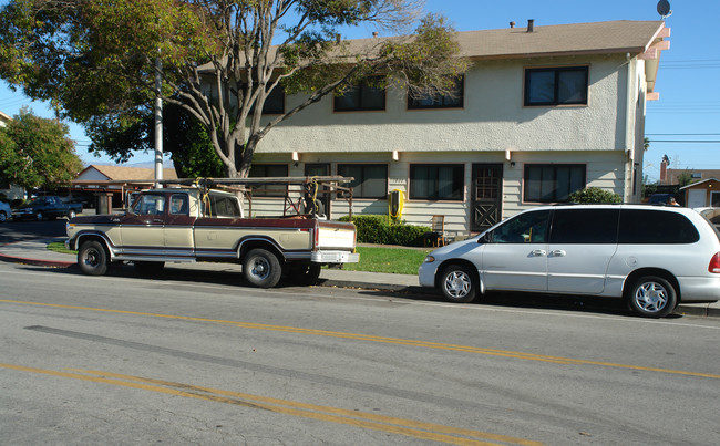 Five Aces Apartments in Santa Clara, CA - Building Photo - Building Photo