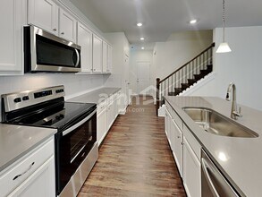 7034 Garrett Ct in Charlotte, NC - Foto de edificio - Building Photo