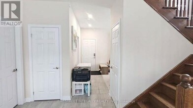 3302 Erasmum St in Oakville, ON - Building Photo - Building Photo