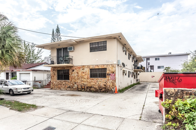 2940 NW 135th St in Opa Locka, FL - Building Photo - Building Photo