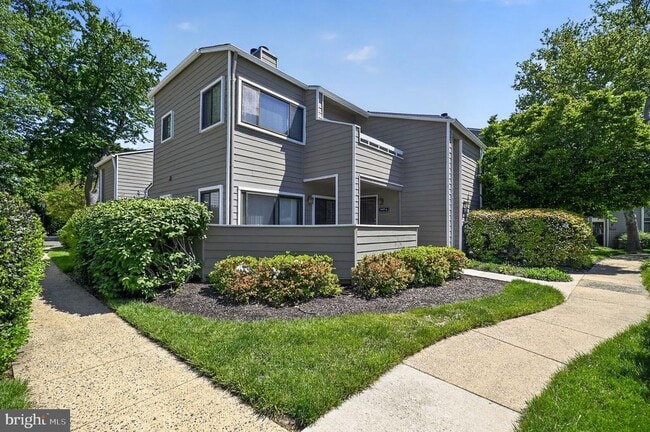property at 1957 Villaridge Dr