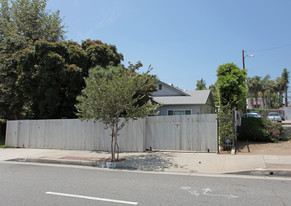 1047 N Crescent Heights Blvd in West Hollywood, CA - Foto de edificio - Building Photo