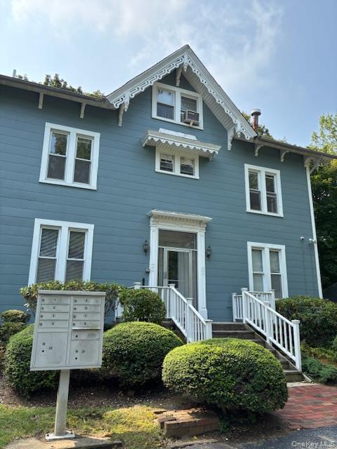 25 Knollwood Ave in Huntington, NY - Building Photo