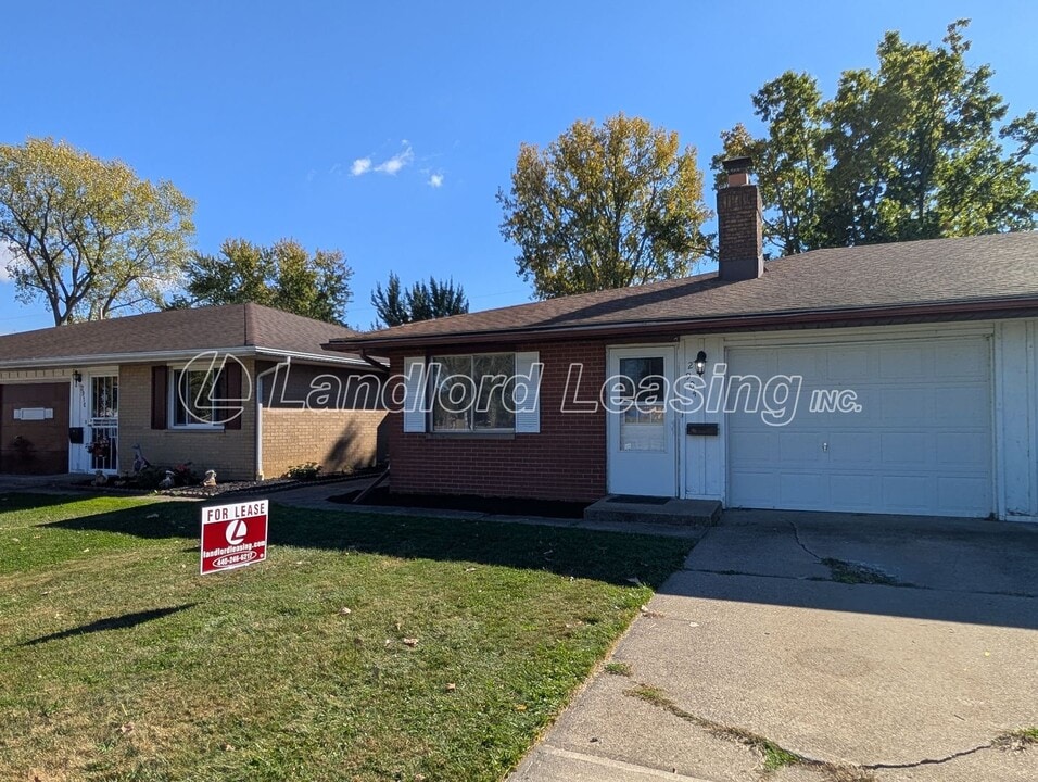 2904 Eastlawn St in Lorain, OH - Building Photo