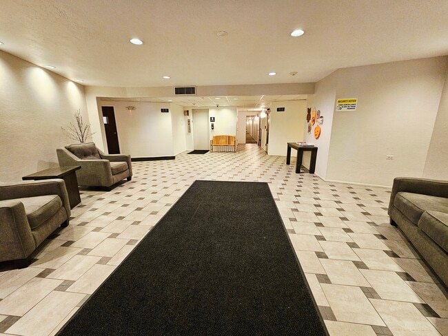 1550 Sandpebble Dr in Wheeling, IL - Foto de edificio - Building Photo