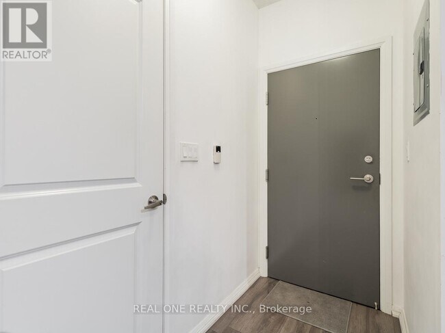 35 Hayden St in Toronto, ON - Building Photo - Building Photo