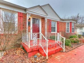 408 E 6th St in Edmond, OK - Building Photo - Building Photo