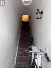 926 College St in Toronto, ON - Building Photo - Building Photo